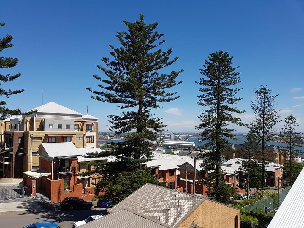 Newcastle Short Stay Accommodation - Vista Apartment Екстериор снимка